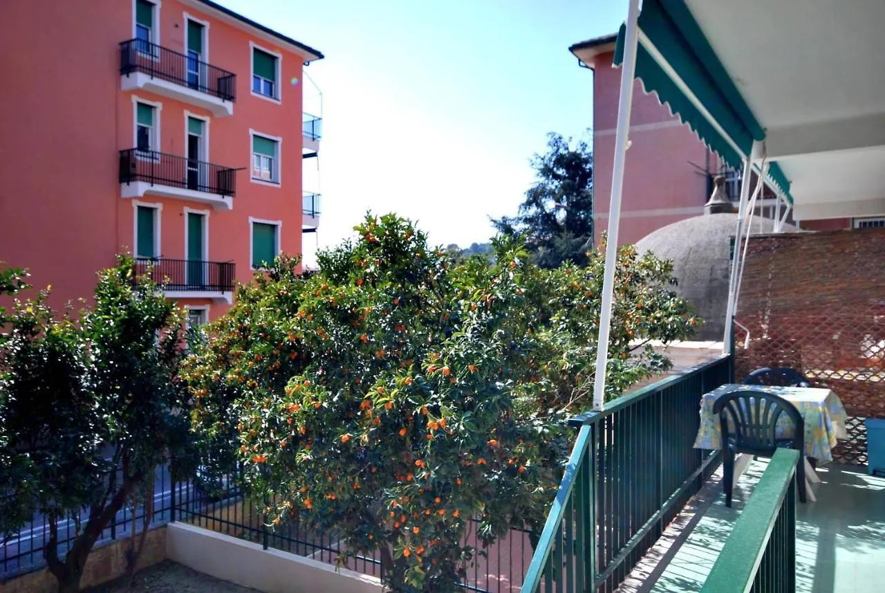 Appartamenti con giardino e posto auto per famiglie e biker Finale Ligure